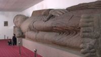 Самая большая в мире глиняная статуя Будды находится в Душанбе